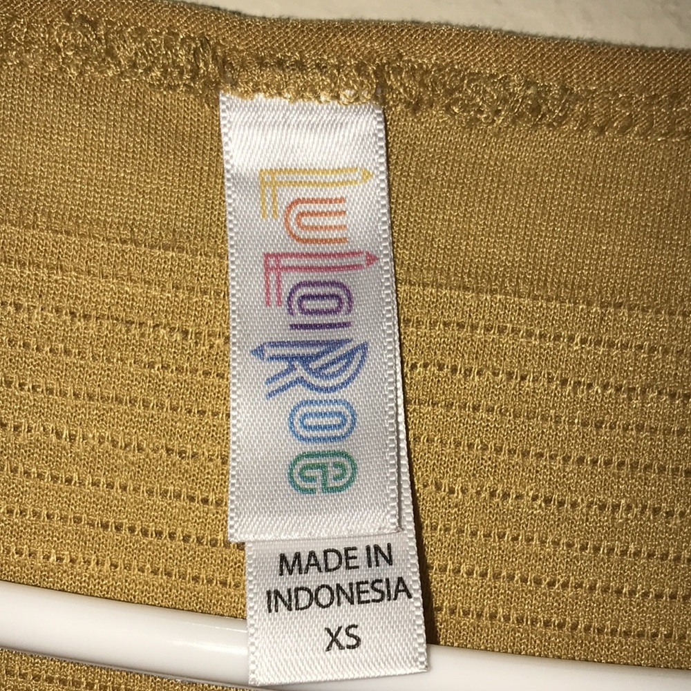 LulaRoe Gold Blouse - Picture 2 of 3